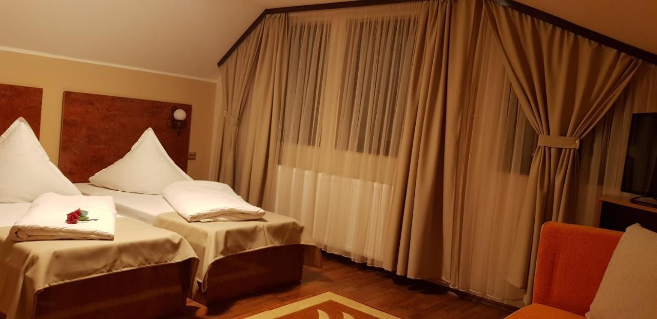 Complex Turistic Caprioara Hotell Baia Mare Eksteriør bilde