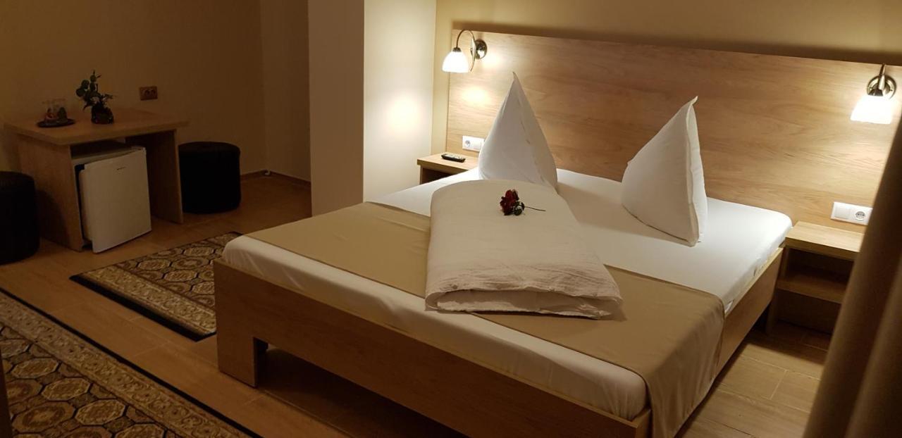 Complex Turistic Caprioara Hotell Baia Mare Eksteriør bilde