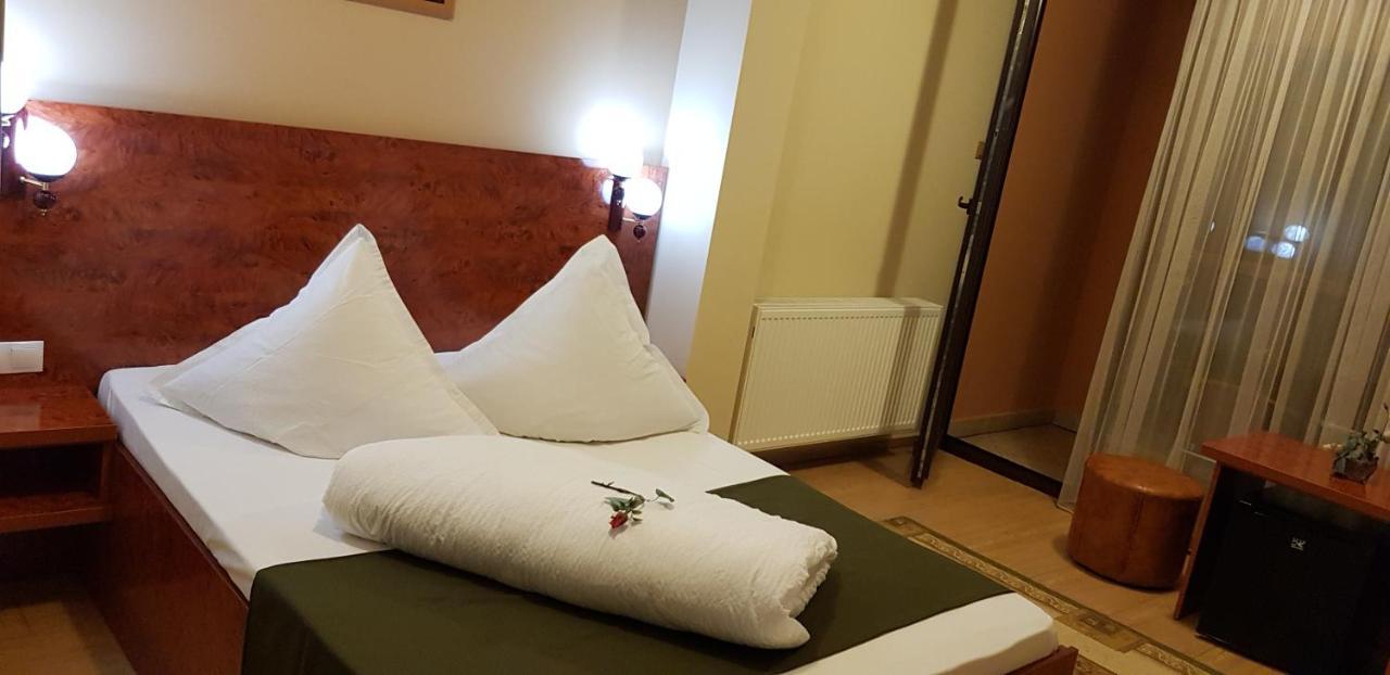 Complex Turistic Caprioara Hotell Baia Mare Eksteriør bilde