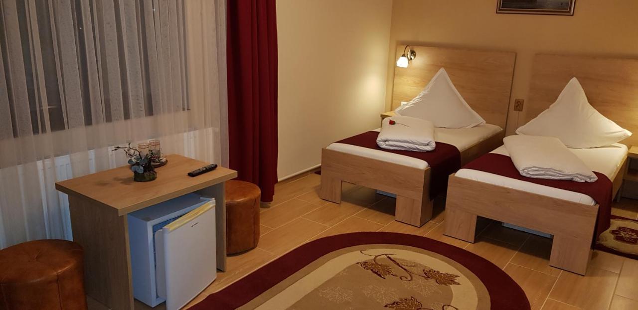 Complex Turistic Caprioara Hotell Baia Mare Eksteriør bilde