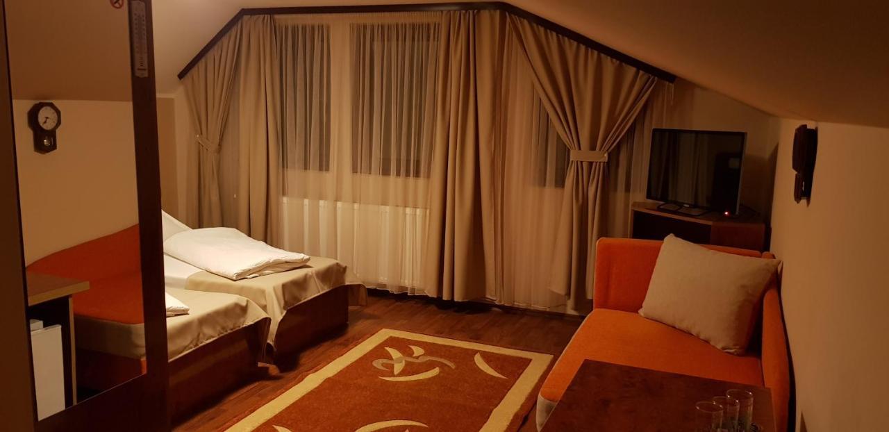 Complex Turistic Caprioara Hotell Baia Mare Eksteriør bilde